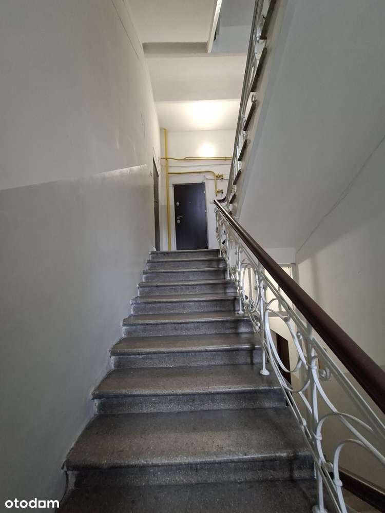 Polesie/Centrum. Duże mieszkanie w oficynie kamienicy 6 pokoi-9