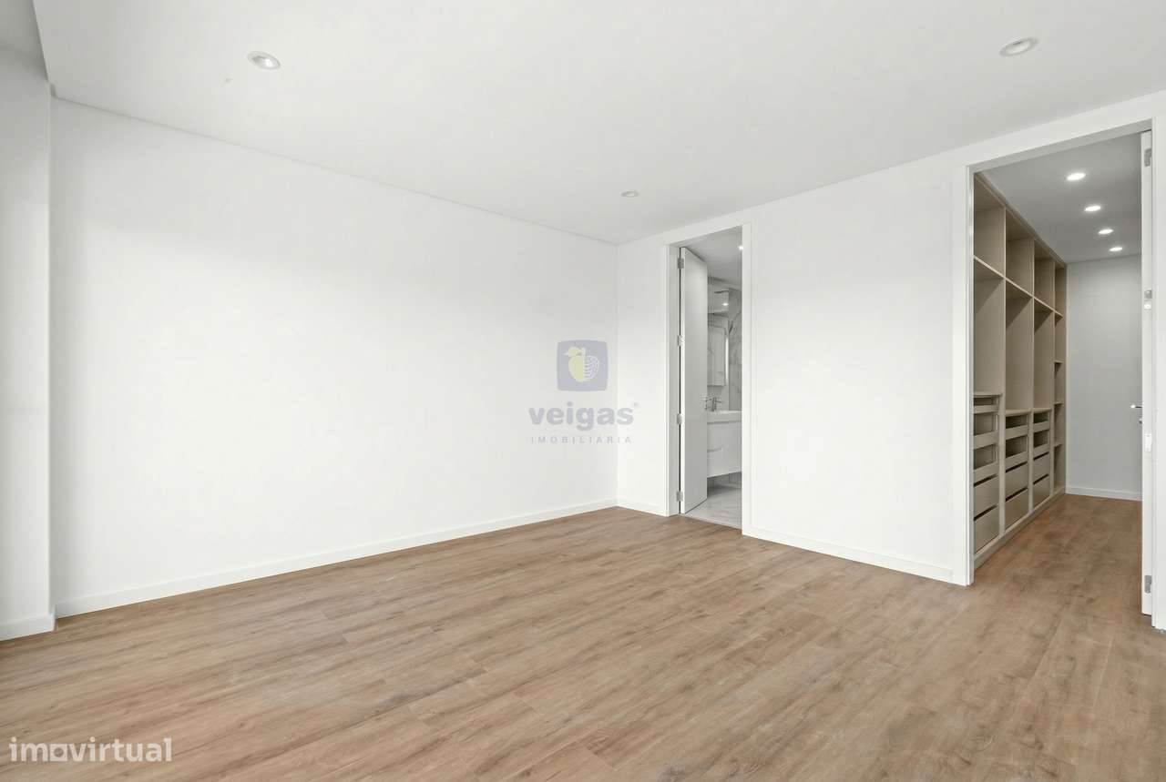 Moradia T5 Contemporânea com Piscina Aquecida – Santa Iria da Azóia-19