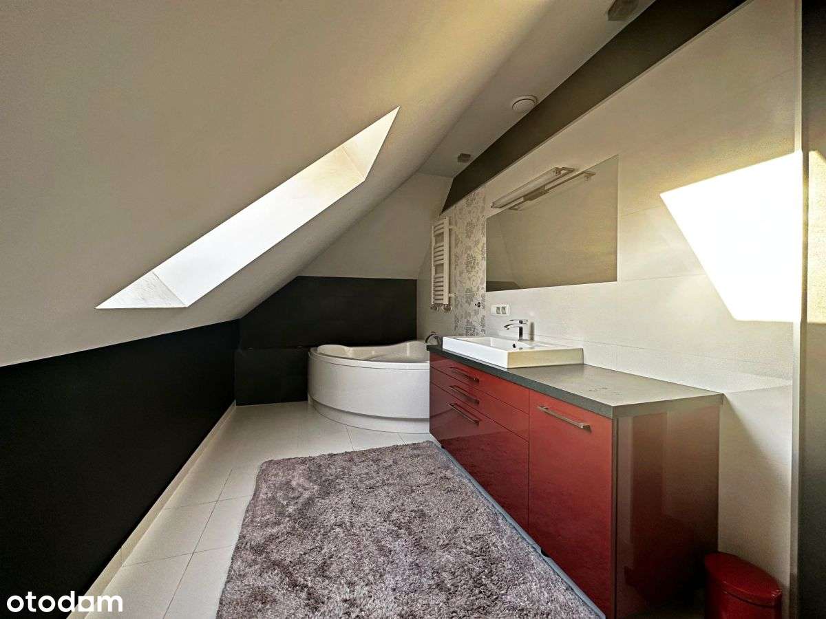 Atrakcyjny, zadbany dom z ogrodem w Cekanowie-18