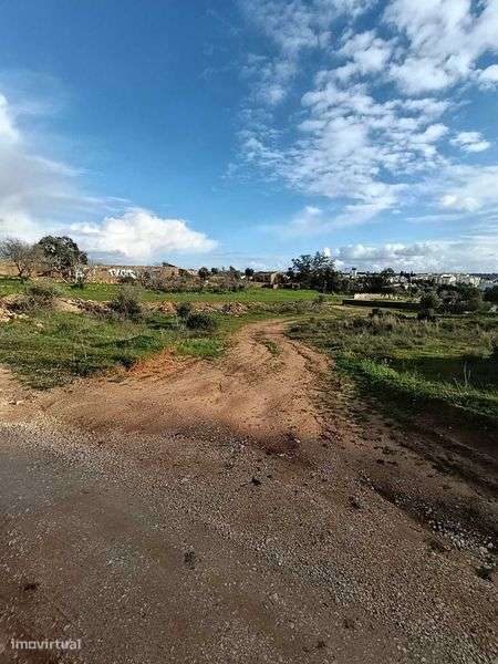 Vende-se terreno urbanizável Lagoa - Grande imagem: 5/6