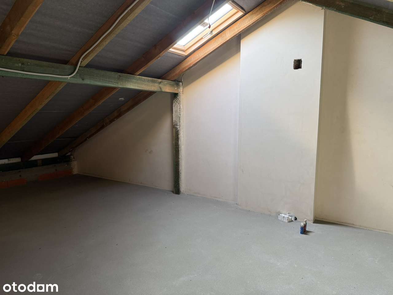 Osiedle w samym sercu Kobyłki.  Segmenty 96m2+49m2. 900m od PKP-10