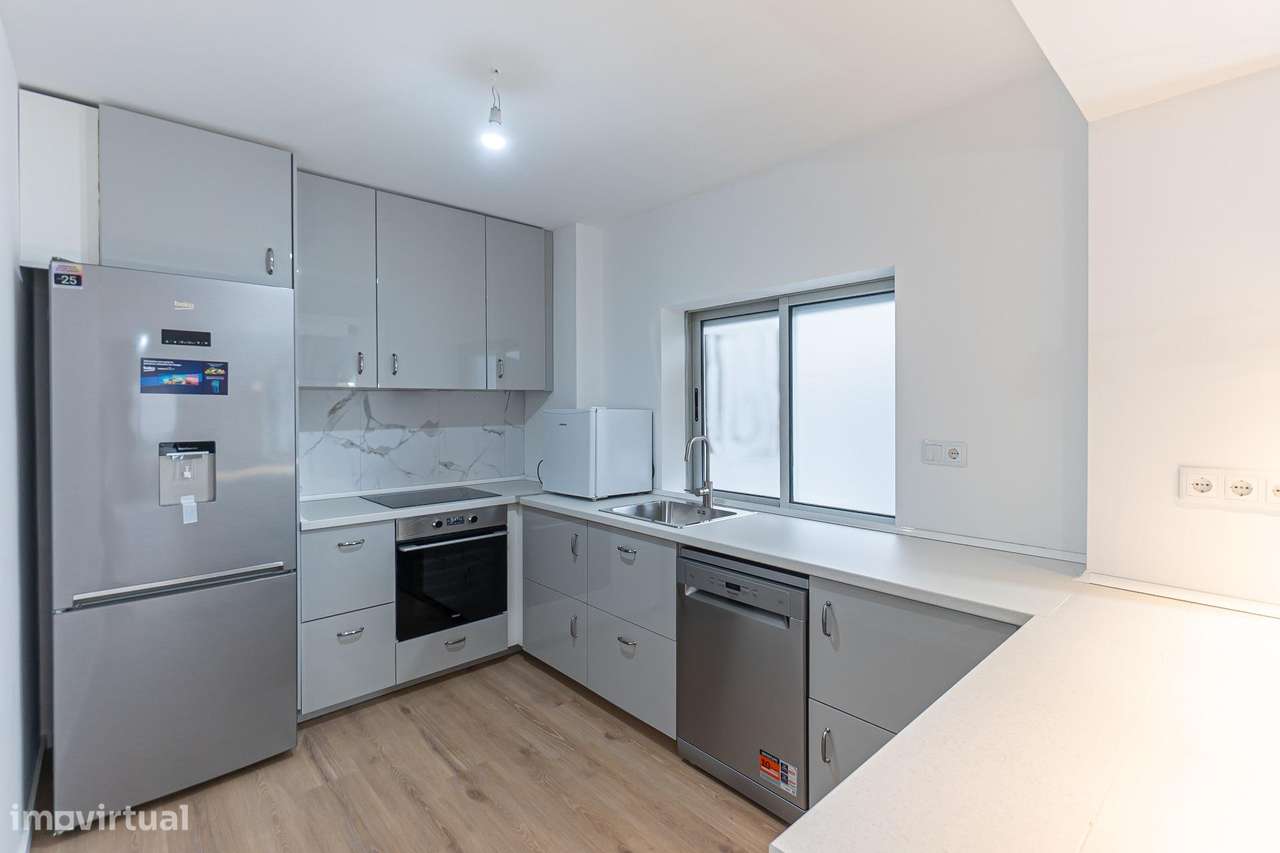 Apartamento T3 renovado | Bonfim, Porto | 105 m2-23