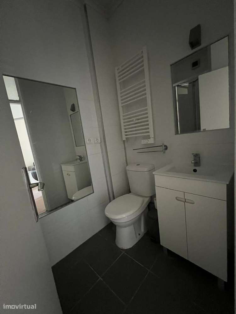 T1 Porto Centro Rua da Alegria Metro Marquês Remodelado e Equipado-27