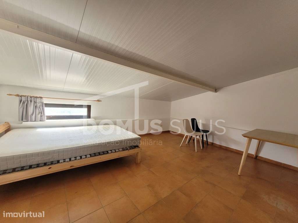 Moradia com armazém localizada na Cova da Muda - Grande imagem: 5/12