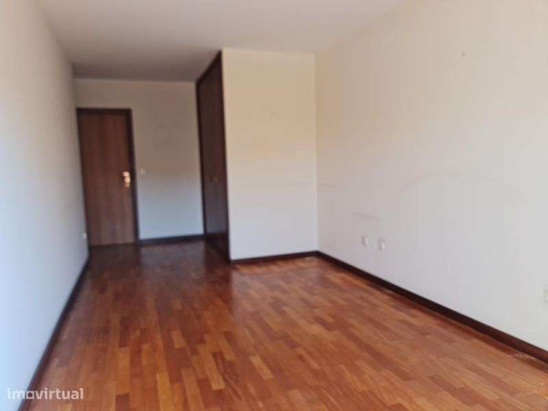 Apartamento T2 para arrendamento  Centro de Gondomar - Grande imagem: 4/12