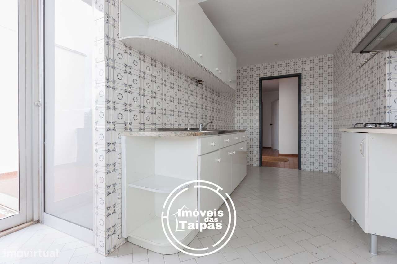 Vende-se Apartamento Duplex Centro das Taipas-14