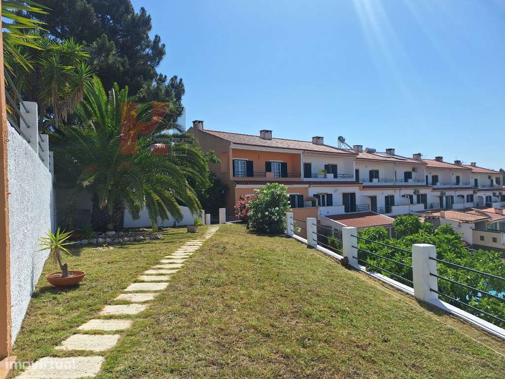 Moradia T4 com piscina inserida num terreno de 670m2 - Setúbal (OFE...-36