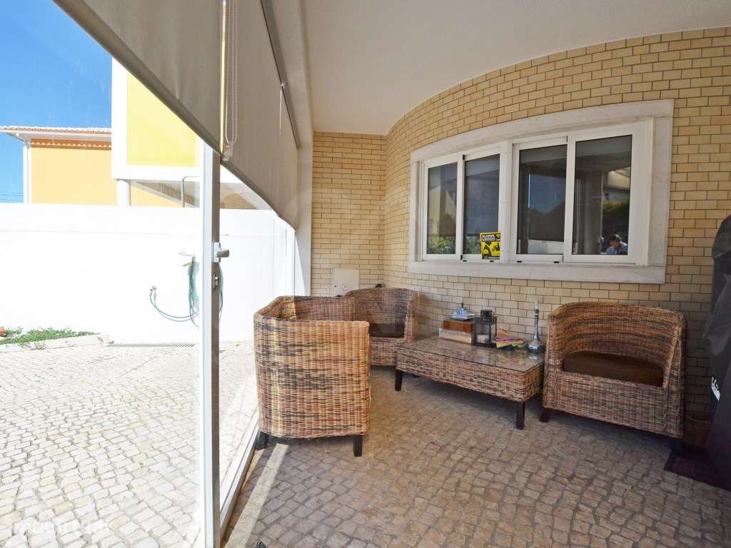Moradia T4+2 com piscina na Urb. Lombas (São Domingos de Rana)-7