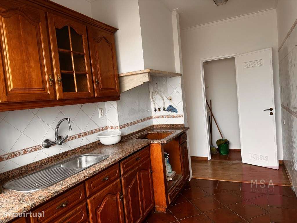 Apartamento T1+1 em Benfica com 70m2-10