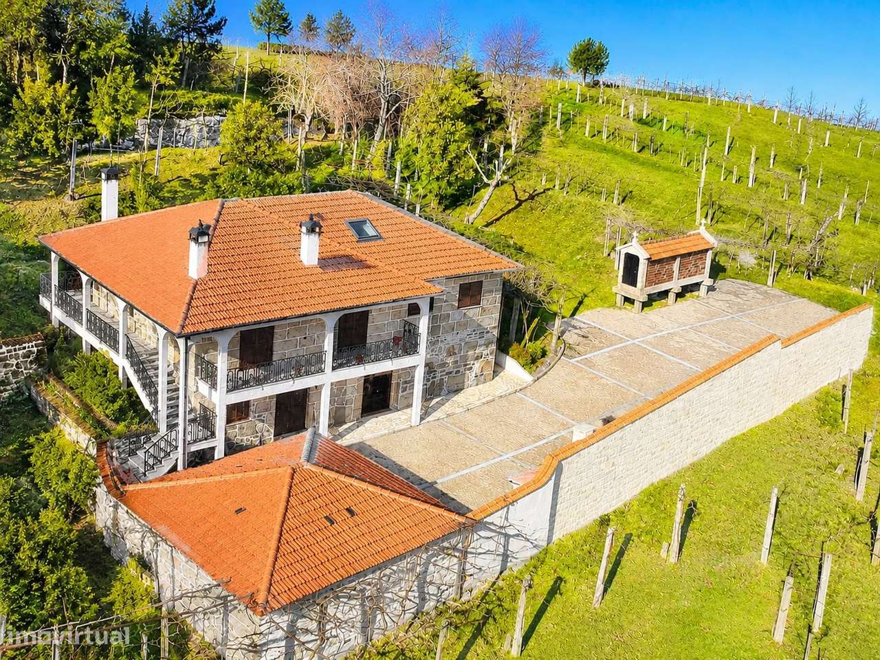 Quinta com Moradia T4 em Pedra, História e Natureza em Harmonia em Arc-0
