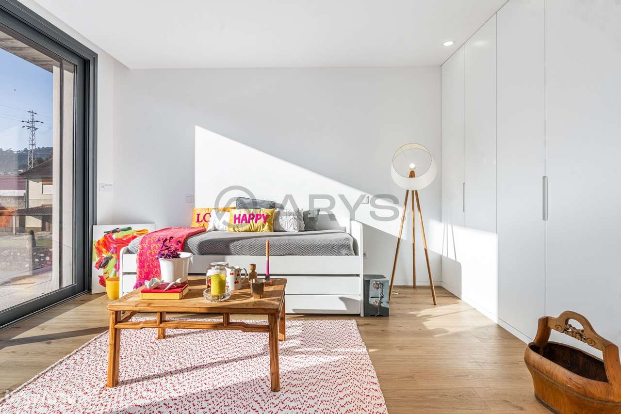 Moradia T3 semi-nova | Condomínio Fechado – Arcozelo, Ponte de Lima-21