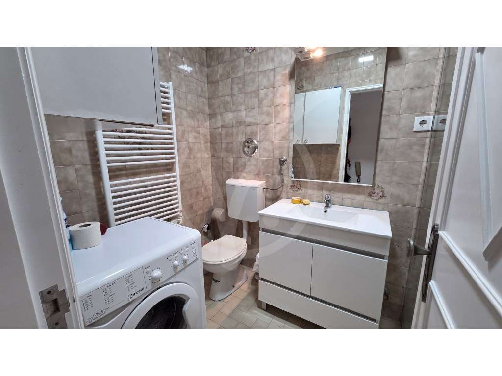 Apartamento T2 com terraço na primeira linha da praia em Aver-o-Mar.-8