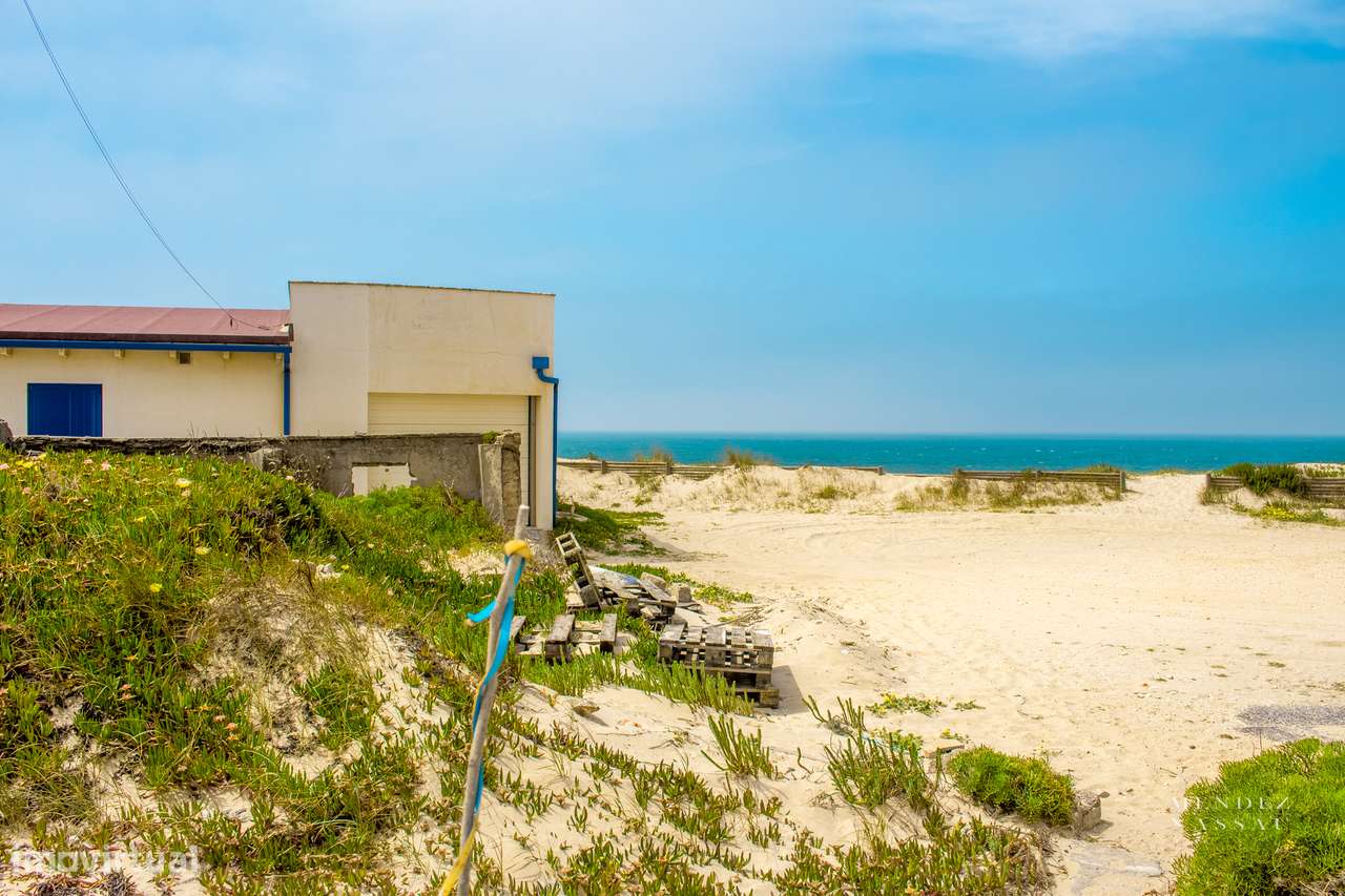 Moradia - Primeira linha de mar-19