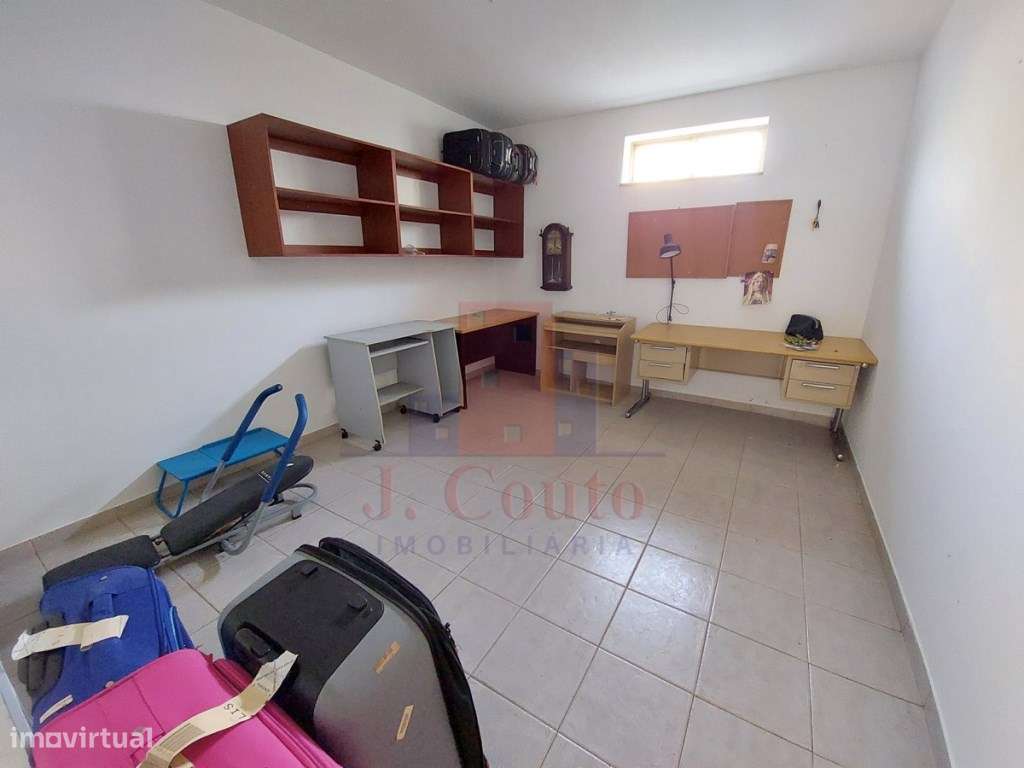 Prédio com 7 apartamentos no centro de Caldas da Rainha-33