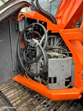 Hitachi ZX135US - 10