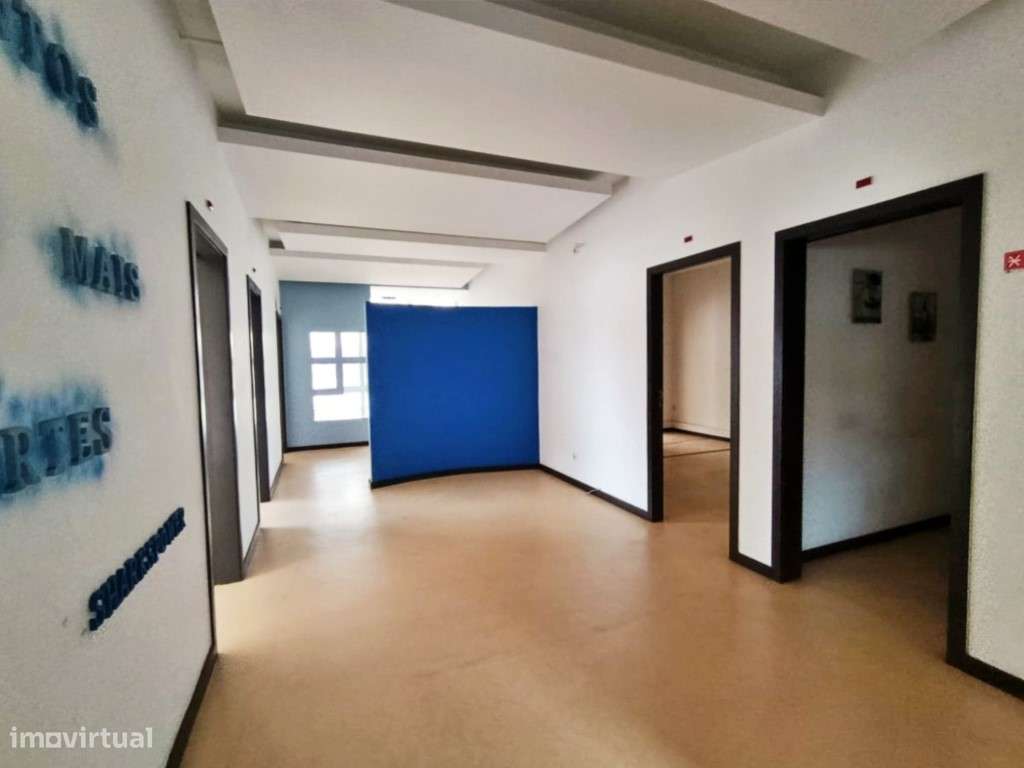 Loja com 145 m² | Excelente Localização junto ao Metro-13