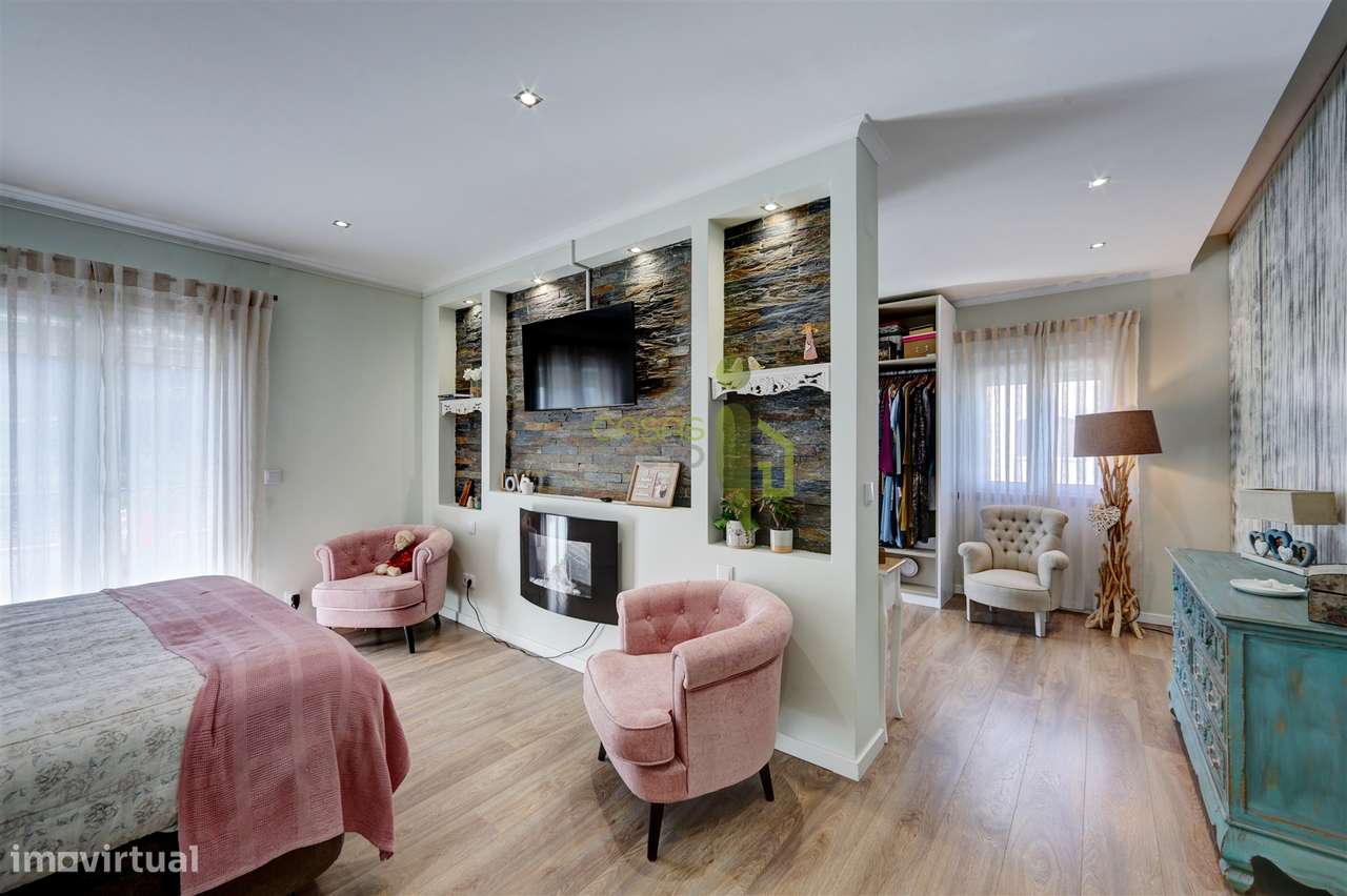 Moradia Clássica T3 transformada em T4, em Rio de Mouro, Sintra-15