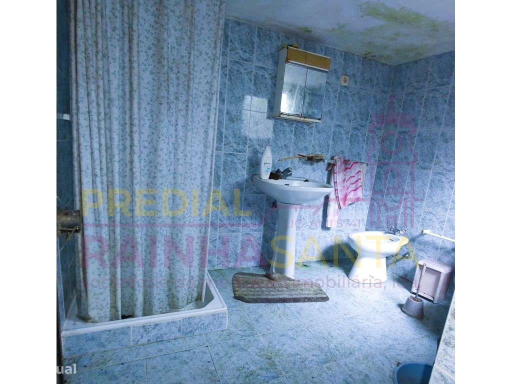 Moradia em pedra de granito com logradouro- Tem 2 entradas - Grande imagem: 5/15