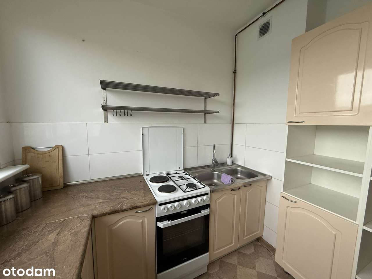 Ustawne mieszkanie 3 pokojowe z oddzielną kuchnią i balkonem!-6