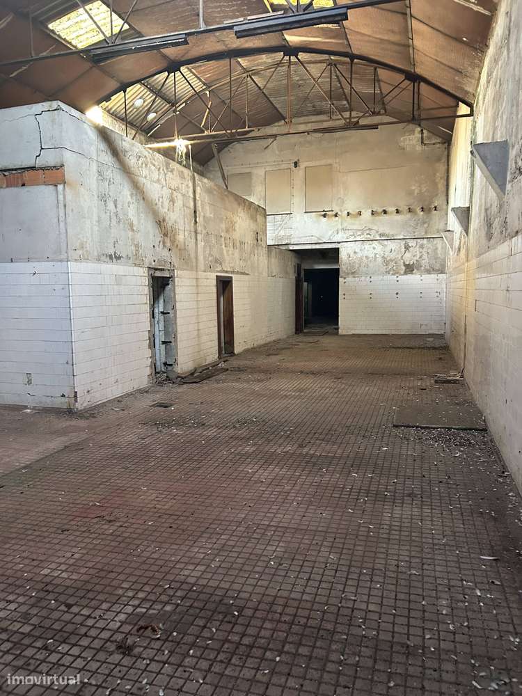 Armazém - Milheirós, Maia - com possibilidade de habitação - Grande imagem: 5/16