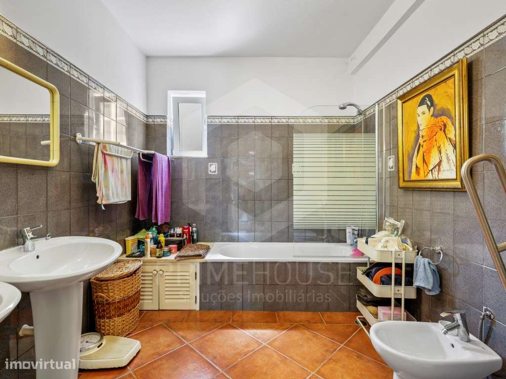 Villa T9 Exclusiva em Ferragudo com Alto Potencial de Rendimento-28