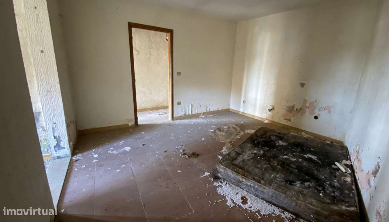 Venda de duas Moradias em ruínas, Rio Mau, Vila do Conde - Grande imagem: 5/32