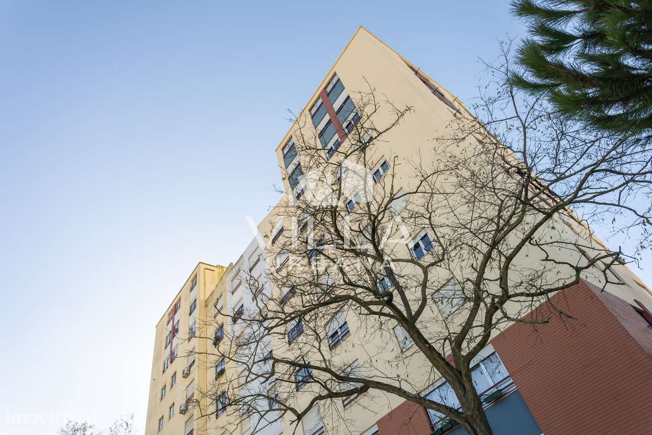 Apartamento T3 mesmo junto à Estação Fertagus do Pragal e ao Metro... - Grande imagem: 4/33