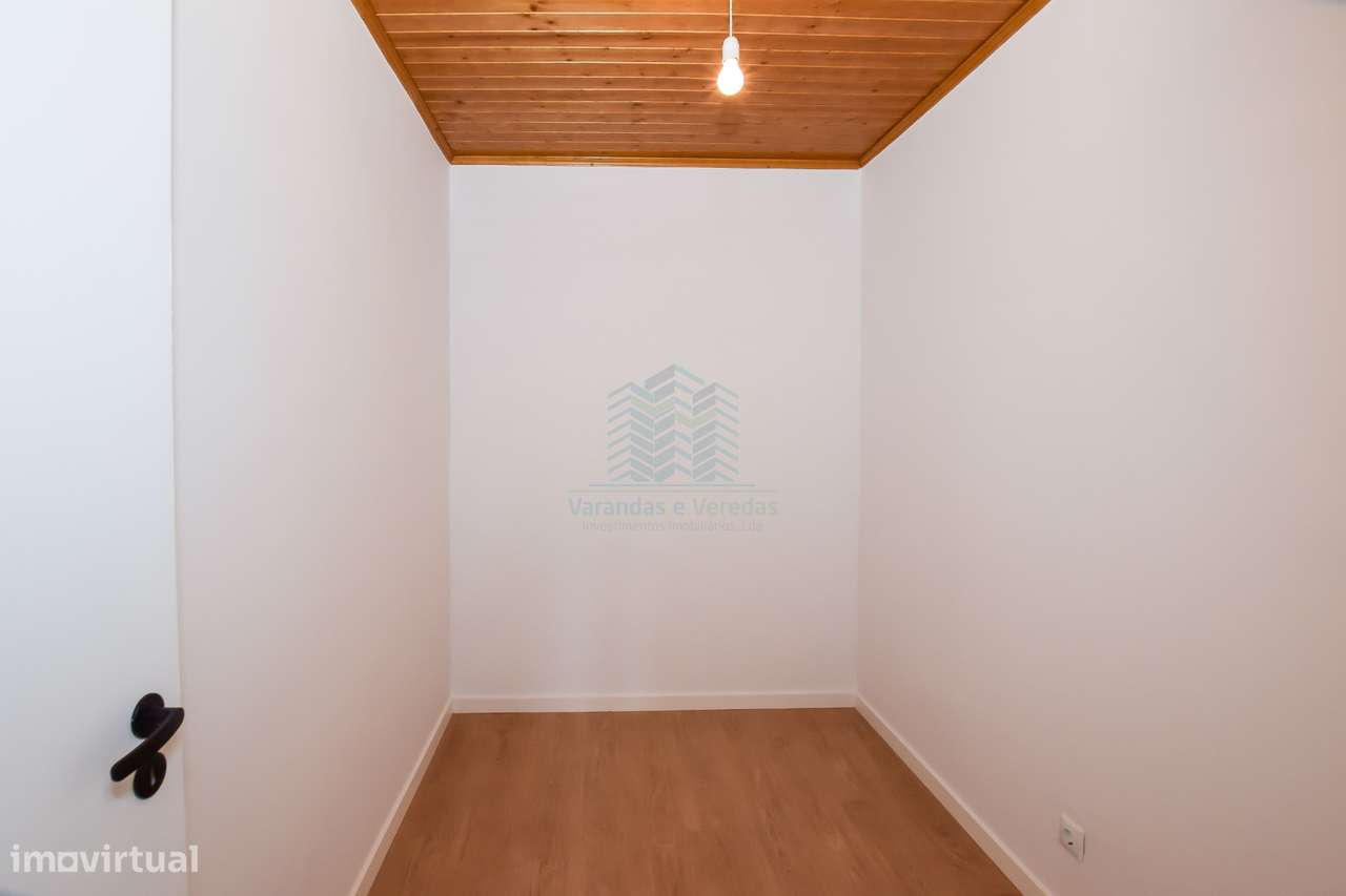 Moradia T3 + 1 Renovada + Garagem + Moradia em ruinas e diversos anexo-11