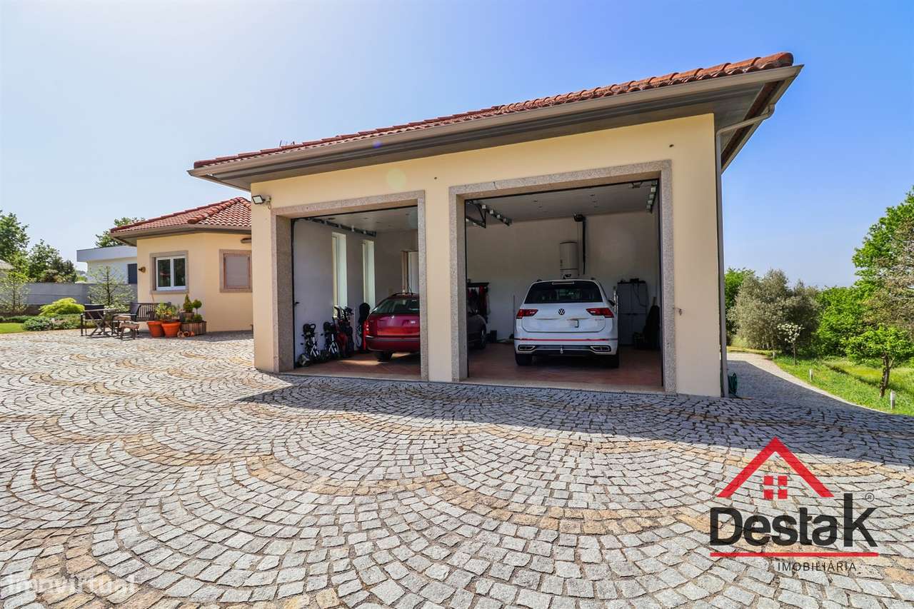 Fantástica Moradia isolada V4 em Lordosa, Viseu-45