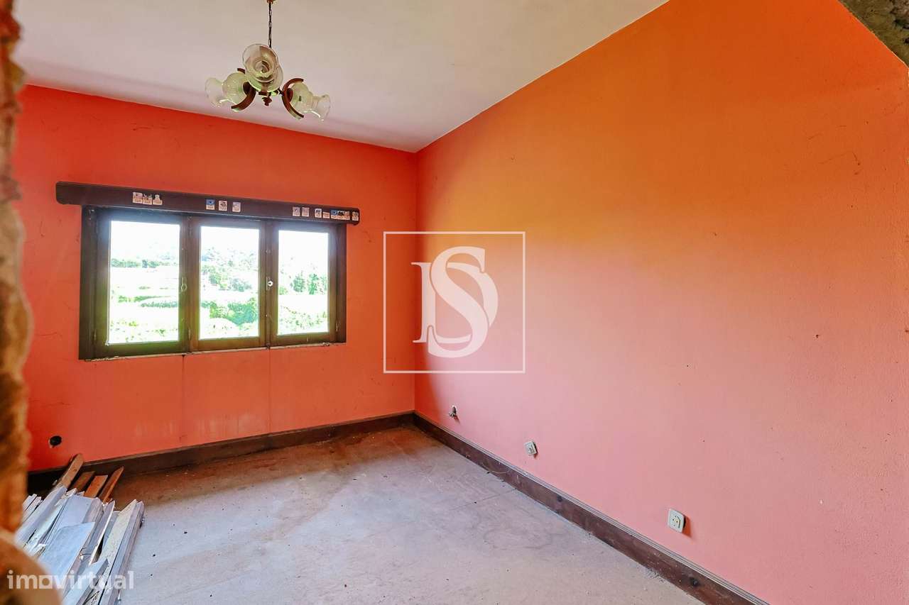 Moradia T4 c/ 376 m², jardim e riacho-15