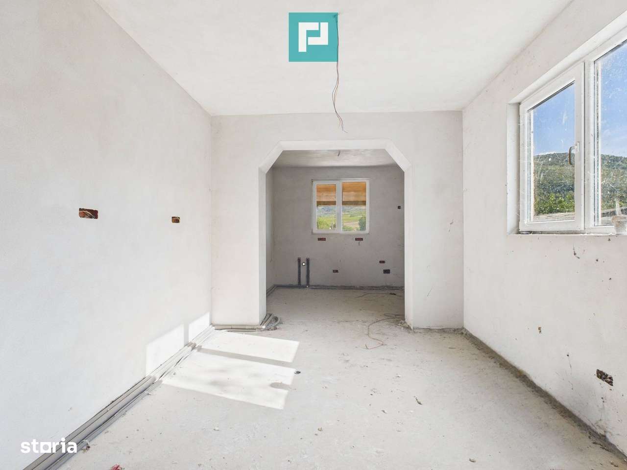 Casă cu panoramă spre dealurile Șiriei - Imagine principală: 4/17