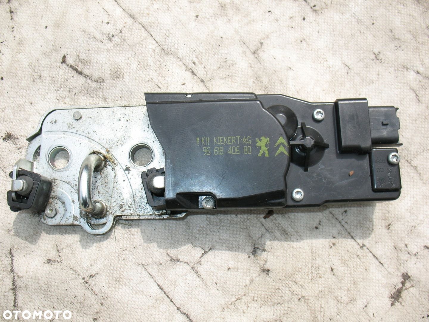 CITROEN C5 III KOMBI ZAMEK KLAPY DOCIĄG 9661840680 - 1