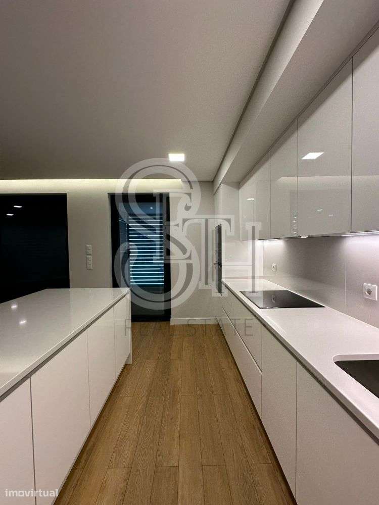 T1 NOVO A ESTREAR COM VISTA PARA O MAR - Grande imagem: 4/18