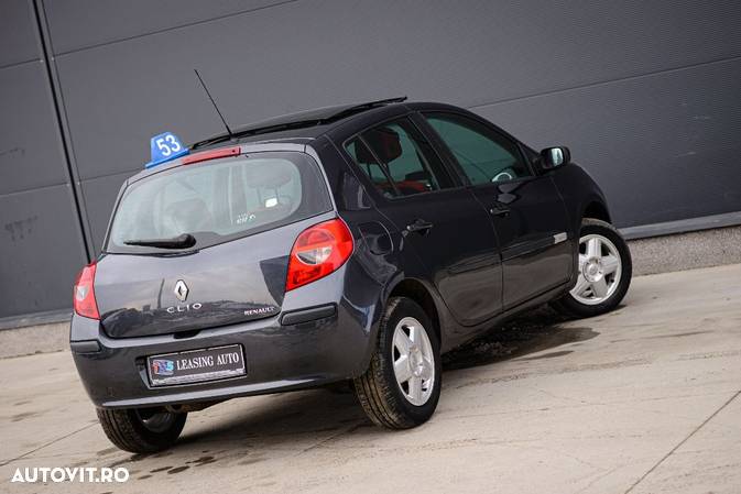 Renault Clio - 6