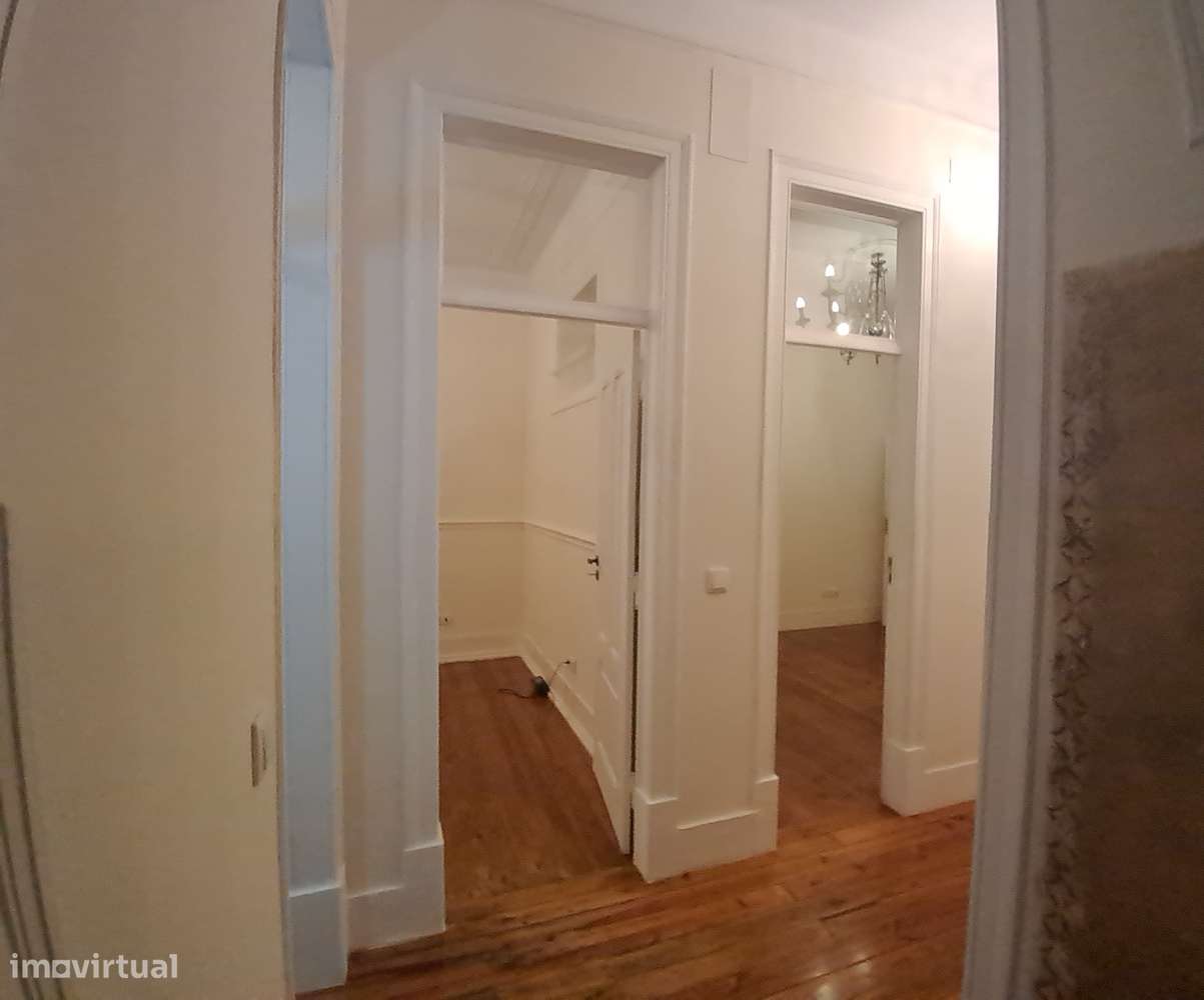 Elegante T3+ 1 com JARDIM privativo Próximo Metro Alameda-22