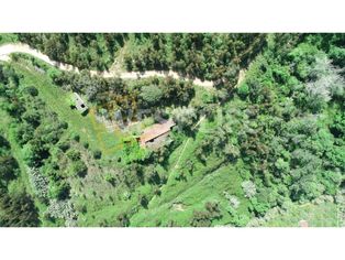 Armazéns Agrícolas e Casa de Habitação inseridos em Terreno Rústico... - Grande imagem: 3/22