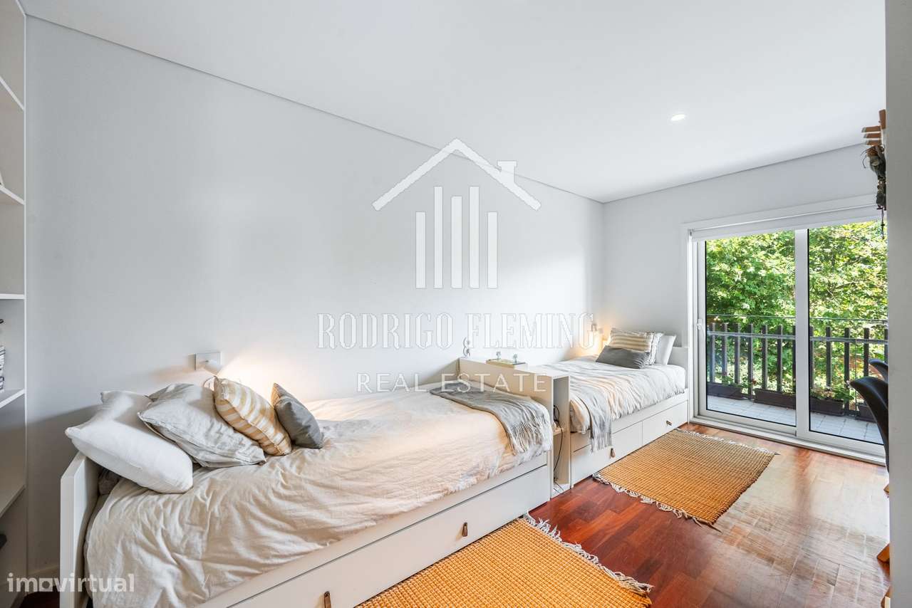Moradia T4 com Jardim e Vista Mar - MIRAMAR-20