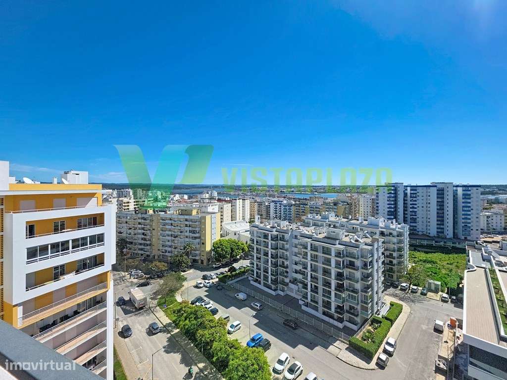 Apartamento Duplex com Terraço e Vista Panorâmica, piscina e garage...-37