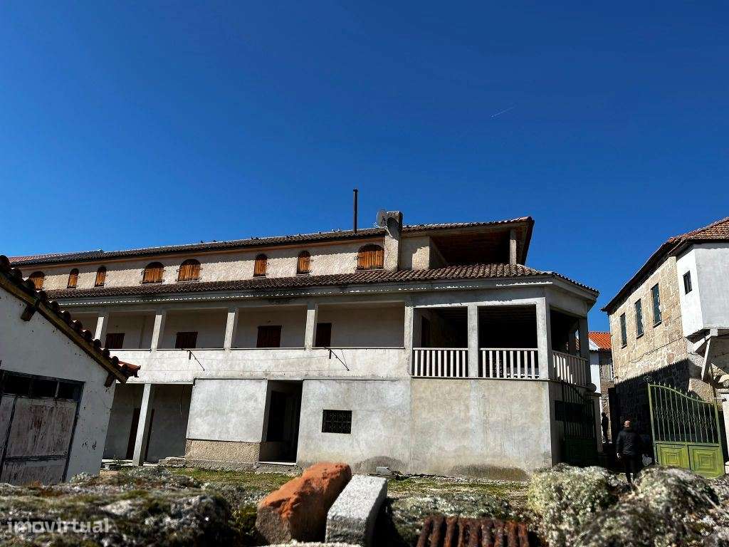 Excelente Investimento em Mirandela - Prédio com 917m2 - Grande imagem: 4/20