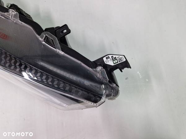 Toyota Yaris IV - lampa FULL LED - 8