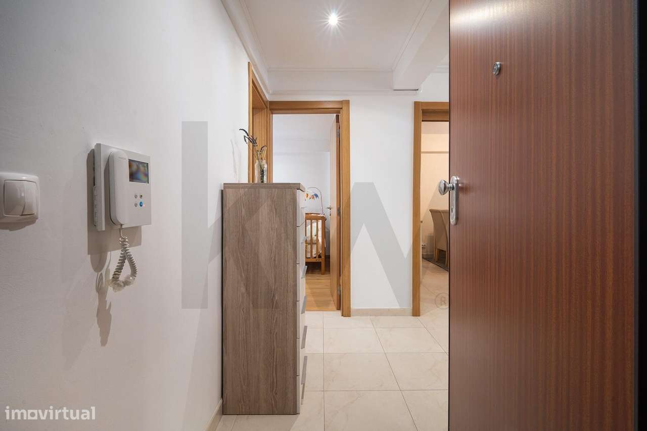 Apartamento T2 em Paço de Arcos: Conforto Exclusivo com Pátio Privativ-20