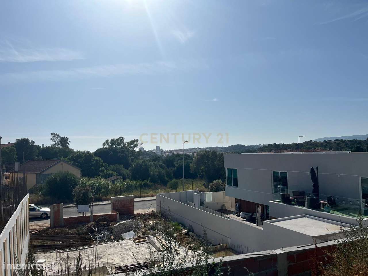 Lote de Terreno com projeto aprovado, fundações e cave-6