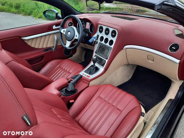 Alfa Romeo Spider 3.2JTS Q4 Exclusive - 18