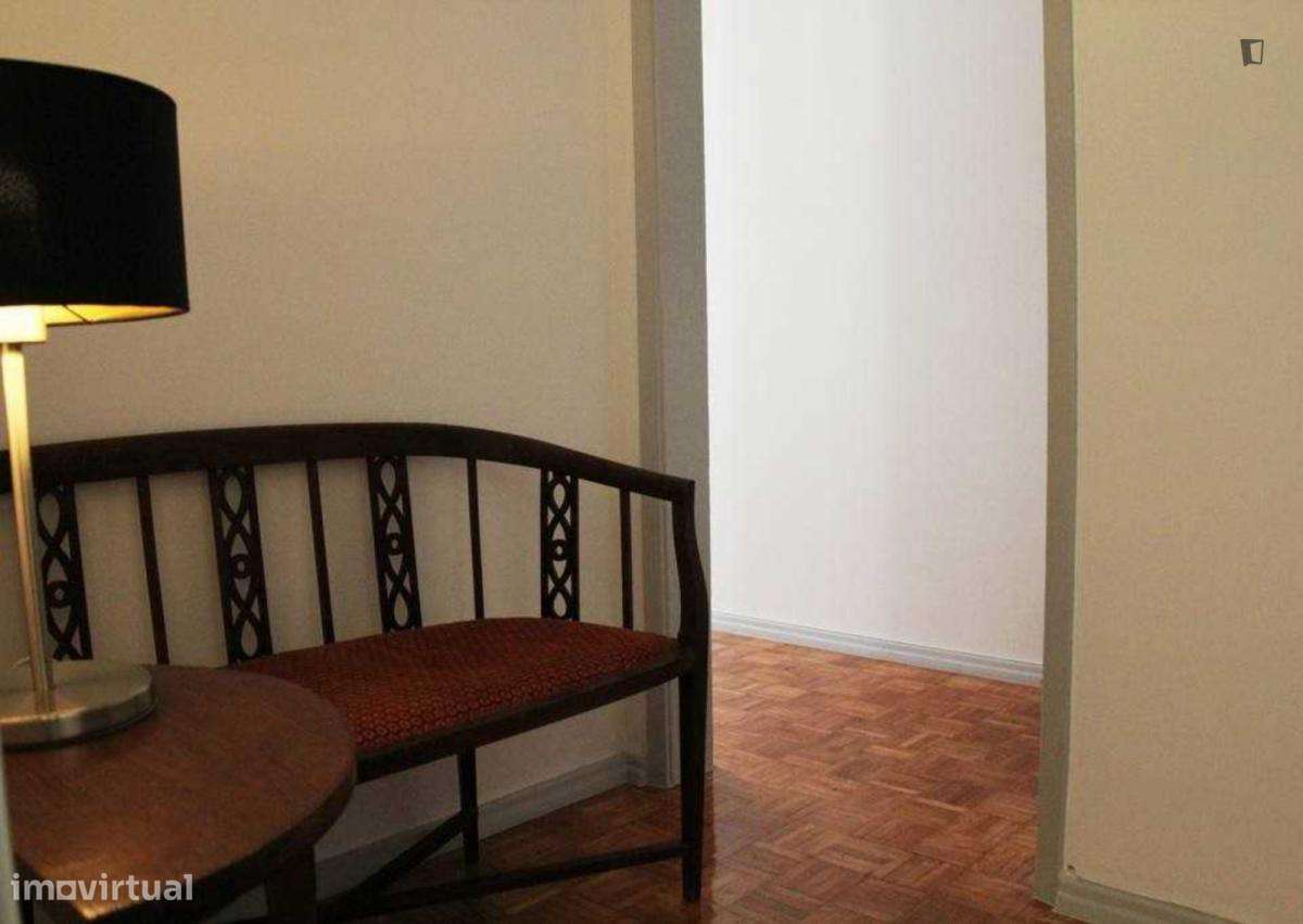 Quarto - localizado em Anjos Lisbon - Grande imagem: 3/10