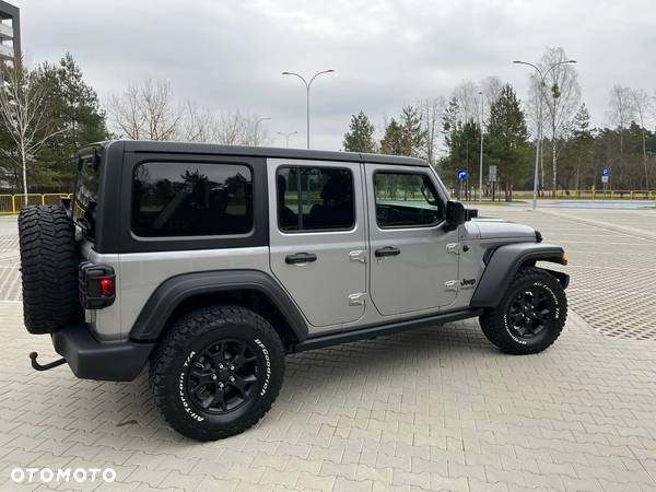 Jeep Wrangler - 11