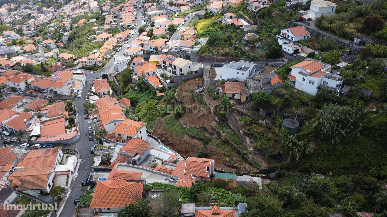 Moradia Tradicional para Recuperar com 2.300m² de Terreno | Livramento-10