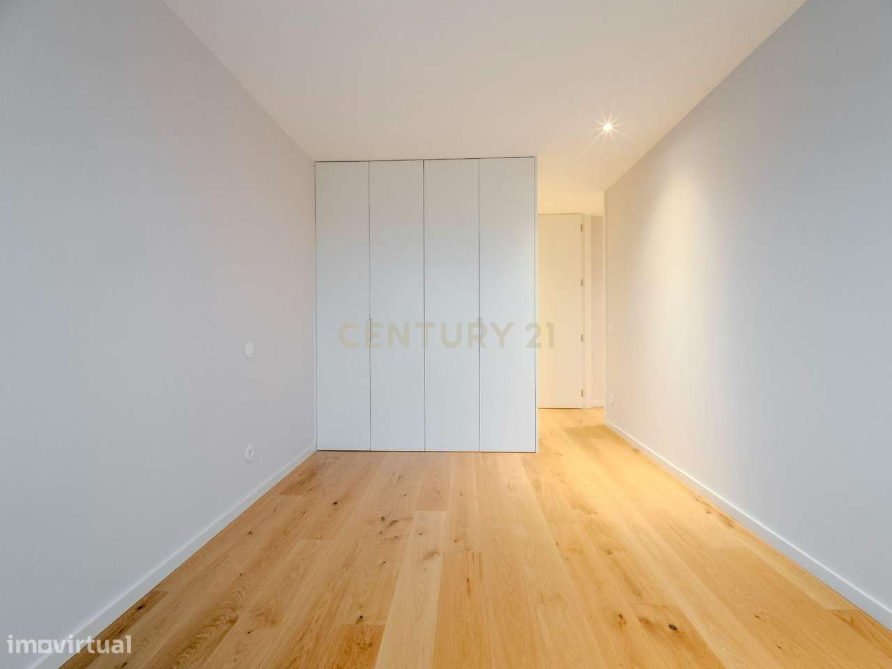 Apartamento T3 de Luxo em Condomínio Privado com Piscina, Padel e Giná-14