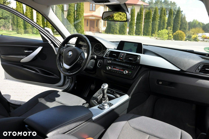 BMW Seria 3 - 24