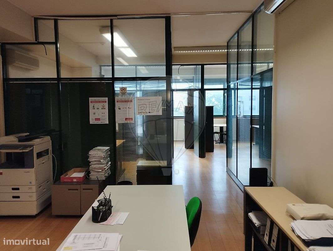 Escritório  para arrendamento - Grande imagem: 1/16