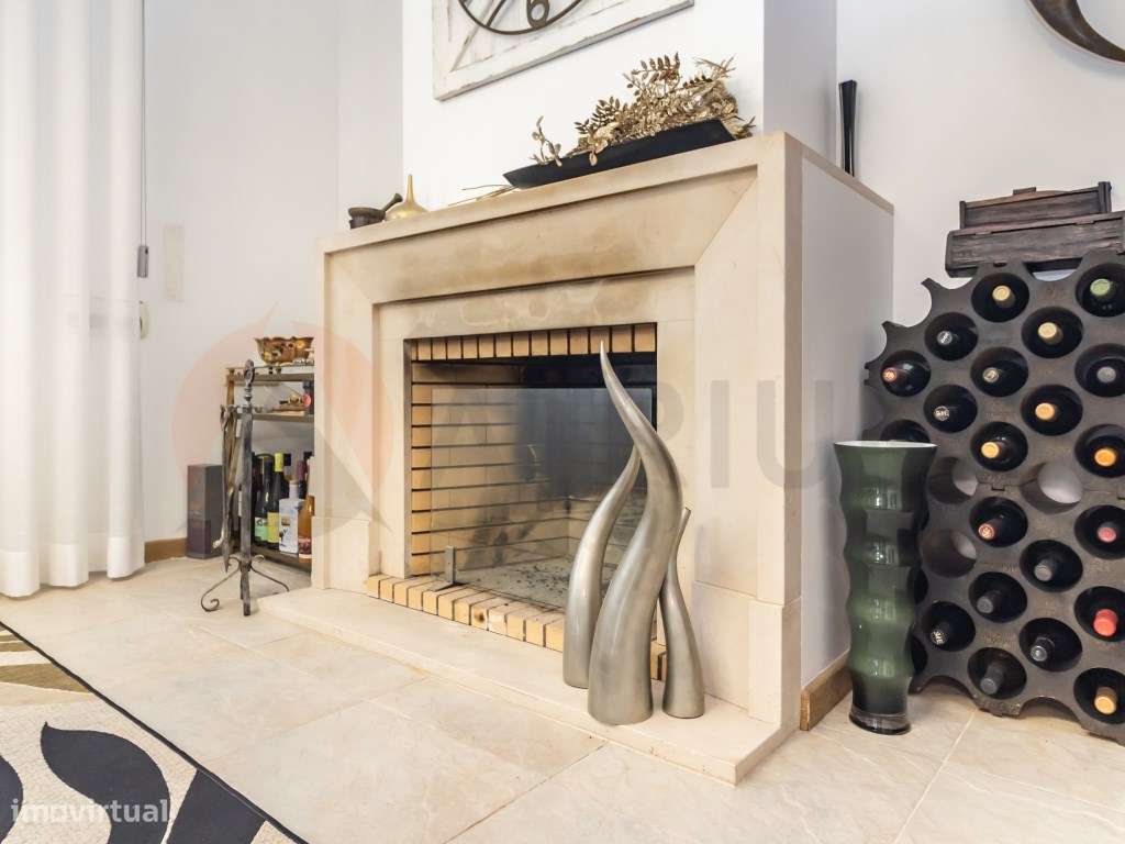 Exclusiva Moradia T6 com Quintinha, Piscina e Elevado Potencial de ...-13